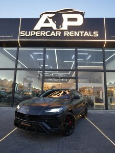 Lamborghini Urus Matte Black 1